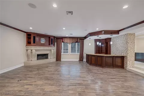 Living - 81 Quail Run Rd, Henderson, NV 89014 photo 3 of 7