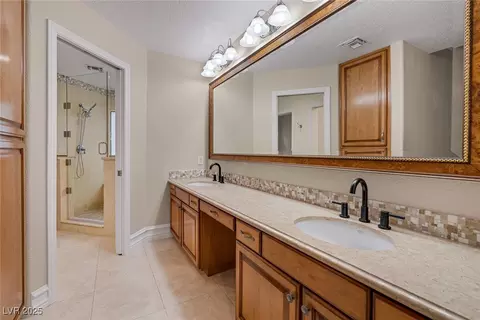Bath - 81 Quail Run Rd, Henderson, NV 89014 photo 1 of 8