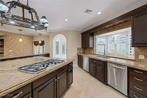 Kitchen - 81 Quail Run Rd, Henderson, NV 89014 photo 4 of 8