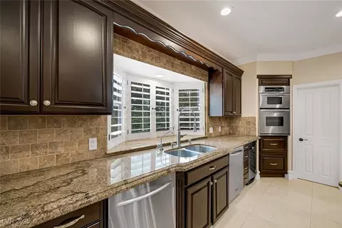 Kitchen - 81 Quail Run Rd, Henderson, NV 89014 photo 5 of 8