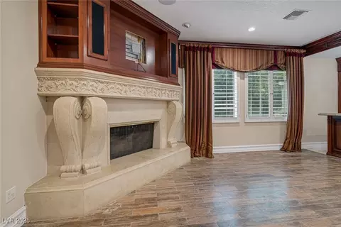 Living - 81 Quail Run Rd, Henderson, NV 89014 photo 4 of 7