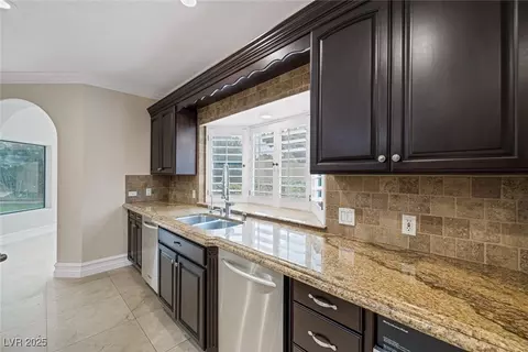 Kitchen - 81 Quail Run Rd, Henderson, NV 89014 photo 6 of 8