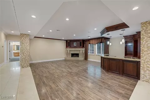 Living - 81 Quail Run Rd, Henderson, NV 89014 photo 6 of 7