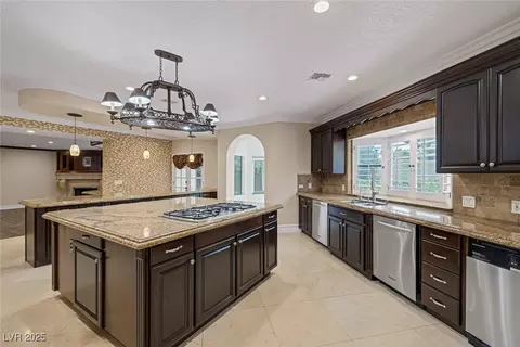 Kitchen - 81 Quail Run Rd, Henderson, NV 89014 photo 3 of 8