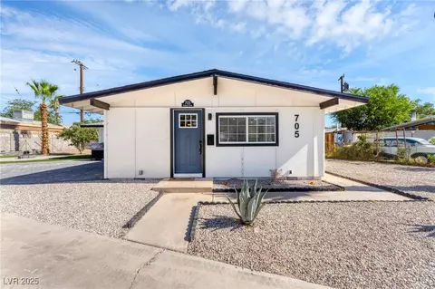 705 Pelican Cir, Las Vegas, NV 89107