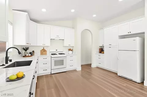 5680 Scottyboy Dr, Las Vegas, NV 89113