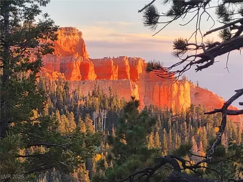 1395 W Canyon Breeze Dr, Duck Creek Village, UT 84762