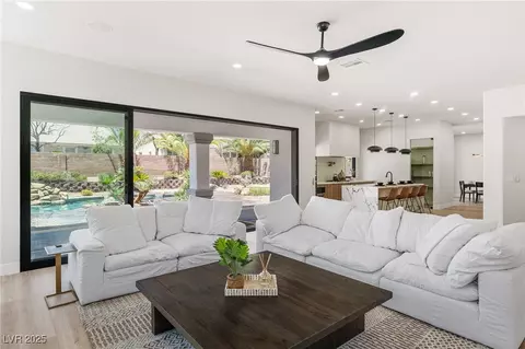 10707 Sleepy Mist Ct, Las Vegas, NV 89141