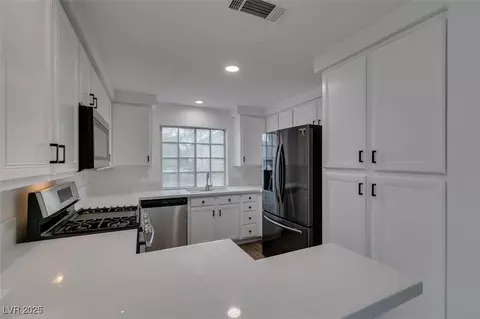 5201 S Torrey Pines Dr #1184, Las Vegas, NV 89118