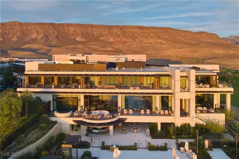11660 Summit Club Dr #212, Las Vegas, NV 89135