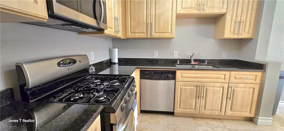 Kitchen - 220 E Flamingo Rd #302, Las Vegas, NV 89169 photo 1 of 2