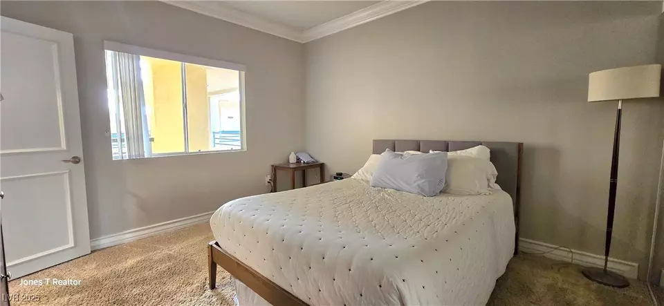 Bedroom - 220 E Flamingo Rd #302, Las Vegas, NV 89169 photo 1 of 4