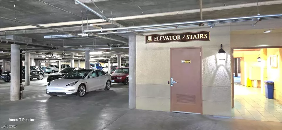 Exterior - 220 E Flamingo Rd #302, Las Vegas, NV 89169 photo 6 of 7