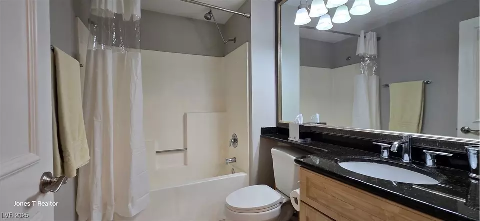 Bath - 220 E Flamingo Rd #302, Las Vegas, NV 89169 photo 1 of 1