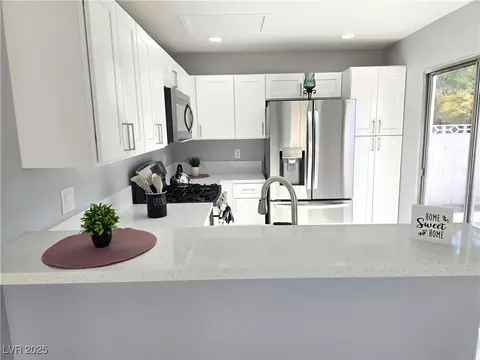 3737 Rainy River Rd, Las Vegas, NV 89108