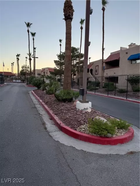 4231 Sanderling Cir #267, Las Vegas, NV 89103