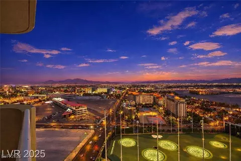 125 Harmon Ave #2720, Las Vegas, NV 89109
