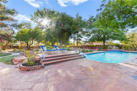 3841 Hildebrand Ln, Las Vegas, NV 89121