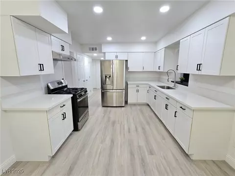 4324 El Conlon Ave, Las Vegas, NV 89102