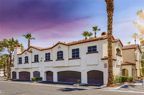 2975 Bluegrass Ln #422, Henderson, NV 89074