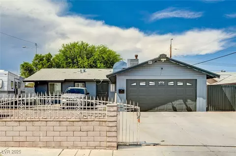 2901 Scarlet Oak Ave, Las Vegas, NV 89104