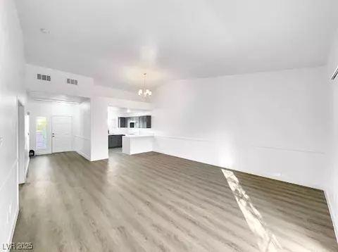 400 Amber Pine St #203, Las Vegas, NV 89144