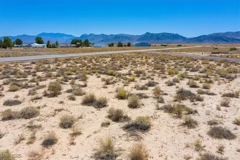 Luscombe, Sandy Valley, NV 89019 photo 16