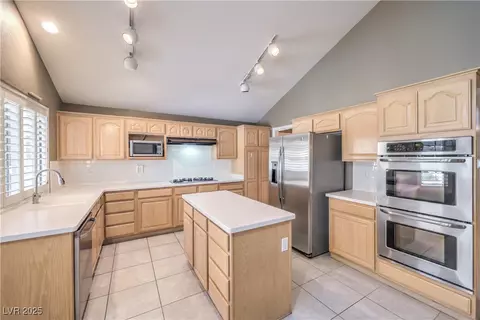 2113 Cedar Hills St, Las Vegas, NV 89128