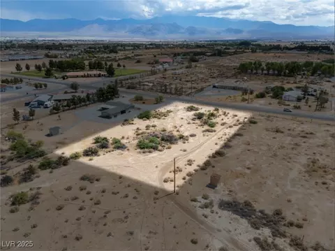 5580 S Vicki Ann Rd, Pahrump, NV 89048