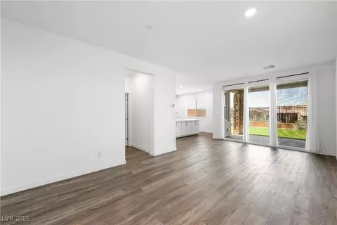Living - 175 Strada Fontana, Henderson, NV 89011 photo 4 of 5