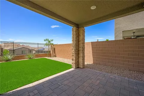 Exterior - 175 Strada Fontana, Henderson, NV 89011 photo 6 of 11