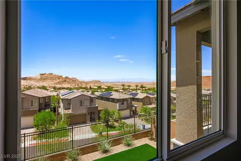 Exterior - 175 Strada Fontana, Henderson, NV 89011 photo 10 of 11