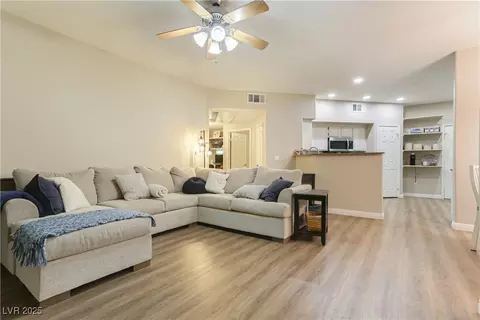 10550 W Alexander Rd #1068, Las Vegas, NV 89129