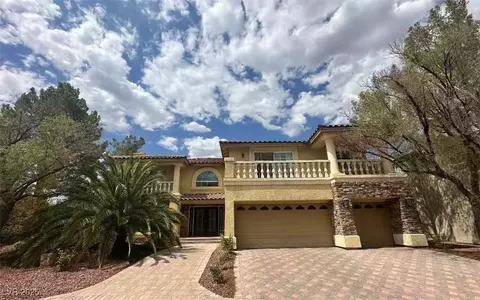 4176 Balmoral Castle Ct, Las Vegas, NV 89141