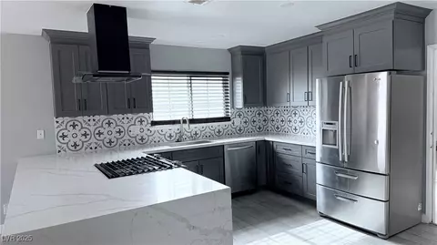 7021 Stormson Dr, Las Vegas, NV 89145