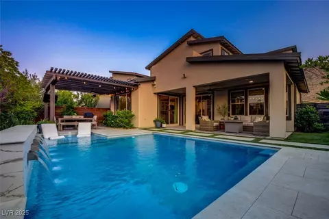 9702 Starlight Ridge Ave, Las Vegas, NV 89148