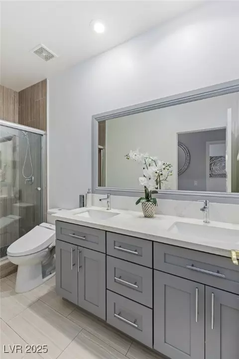 Bath - 3 Chatmoss Rd, Henderson, NV 89052 photo 1 of 4