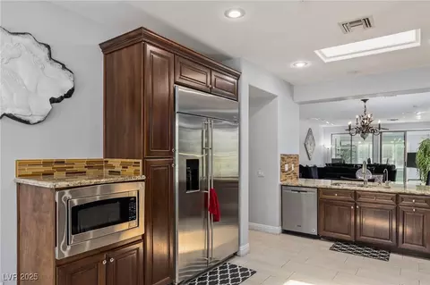 Kitchen - 3 Chatmoss Rd, Henderson, NV 89052 photo 4 of 5