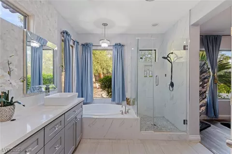 Bath - 3 Chatmoss Rd, Henderson, NV 89052 photo 3 of 4