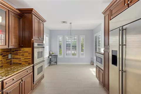Kitchen - 3 Chatmoss Rd, Henderson, NV 89052 photo 3 of 5