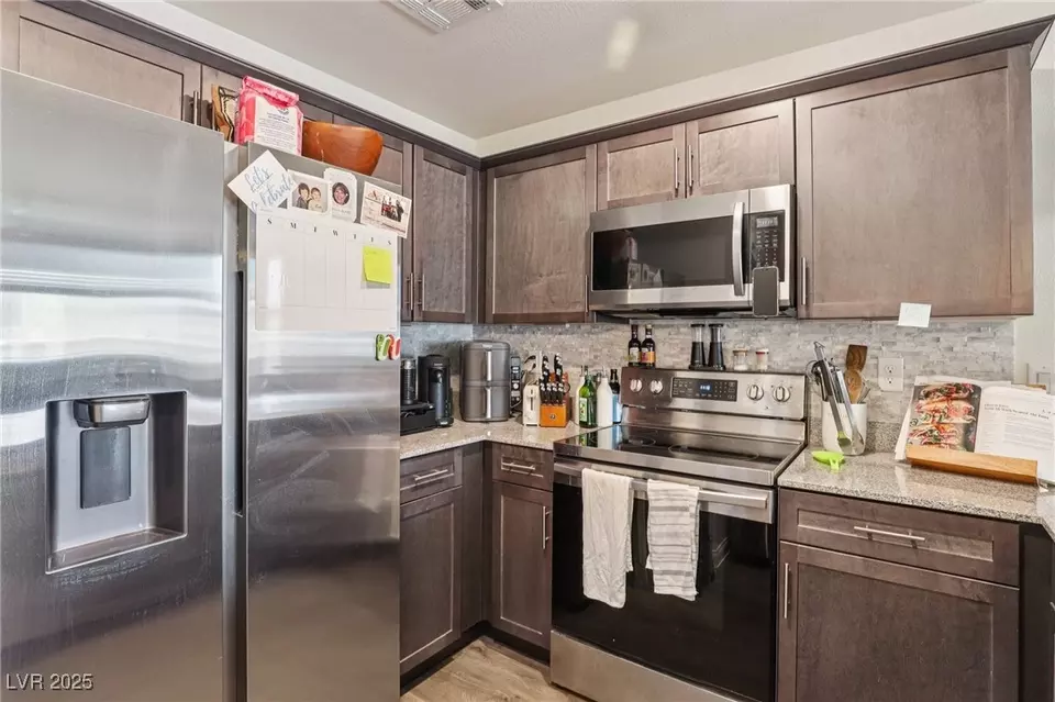 Kitchen - 2594 Canary Yellow Ct, North Las Vegas, NV 89086 photo 4 of 5