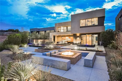 20 Falling Canyon Ct, Henderson, NV 89011