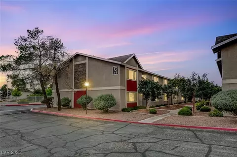 100 S Crestline Dr #4, Las Vegas, NV 89107