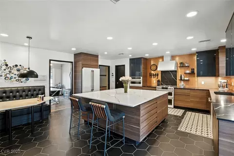 3219 S Torrey Pines Dr, Las Vegas, NV 89146