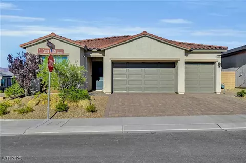 8946 Cassia Winds St, Las Vegas, NV 89166
