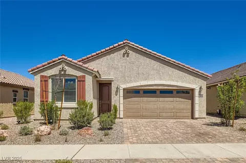64 Cadence Crest Ave, Henderson, NV 89011