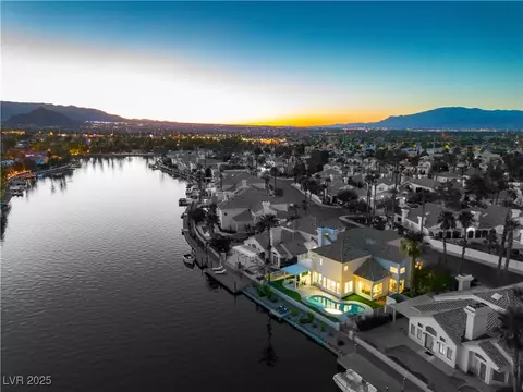 2941 Harbor Cove Dr, Las Vegas, NV 89128