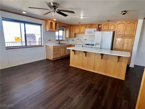 225 Apache Pl, Henderson, NV 89015 photo 8