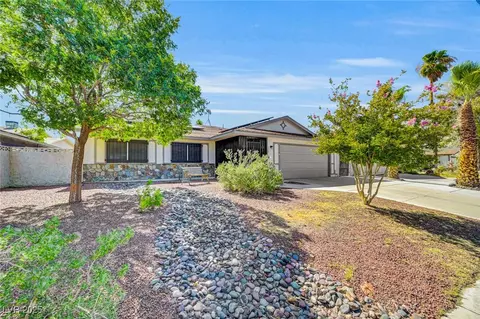 204 Thunder St, Las Vegas, NV 89145