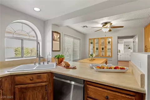 968 Painted Pony Dr, Henderson, NV 89014